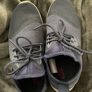 Nike tennis shoes size 8.5 women’s